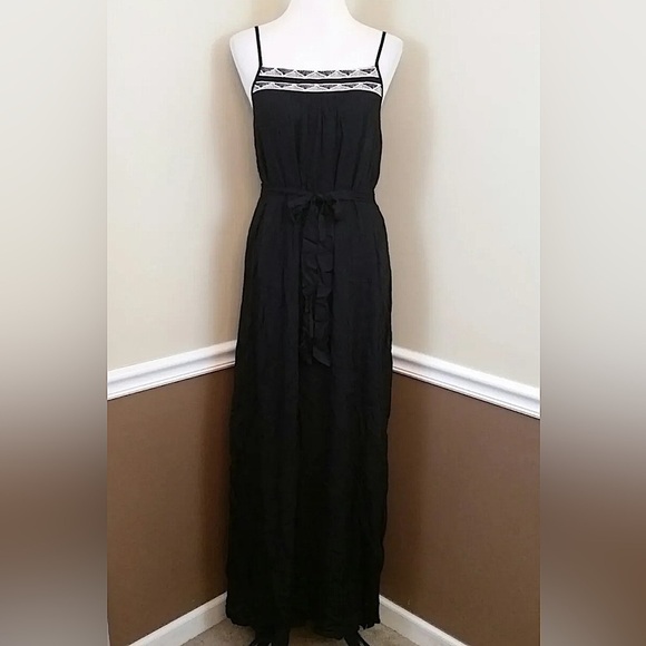 Doe & Rae Dresses & Skirts - Black Maxi Dress Crinkled Gauzy Embroidered Belted Boho Modcloth by Doe & Rae
